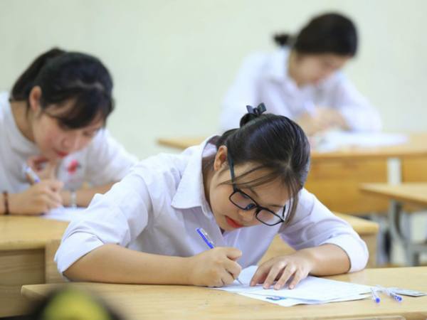 Mơ thấy có người gian lận trong phòng thi